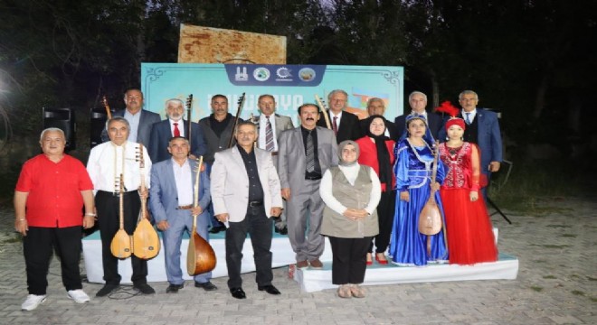  Türk Dünyası ozanları Ünlükaya'da buluştu